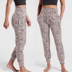 Athleta Salutation Textured Jogger M
